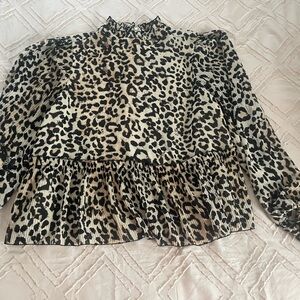 Chic Leopard Print Women's Shirt